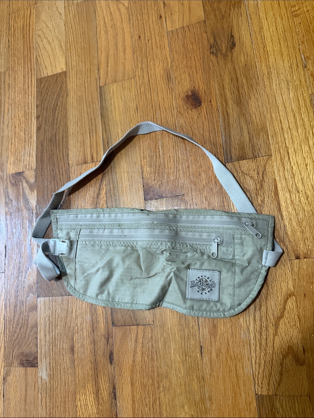 Eagle creek money/ passport travel waist bag
